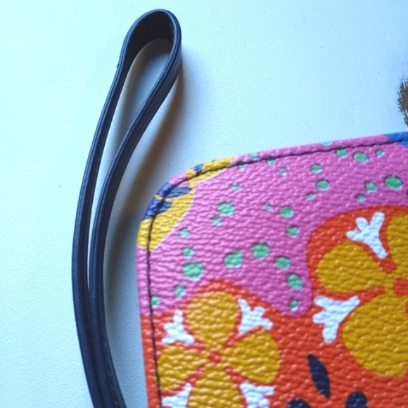 Vera Bradley Handbags - Zip-Around Rio Wristlet | Vera Bradley